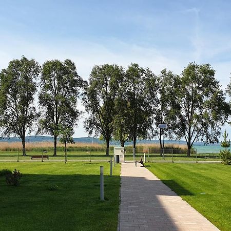 Lelle Resort B20 Balatonlelle Exteriör bild