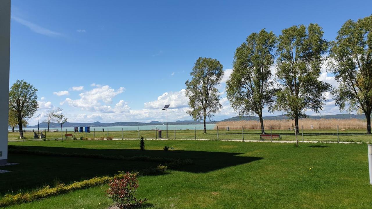 Lelle Resort B20 Balatonlelle Exteriör bild