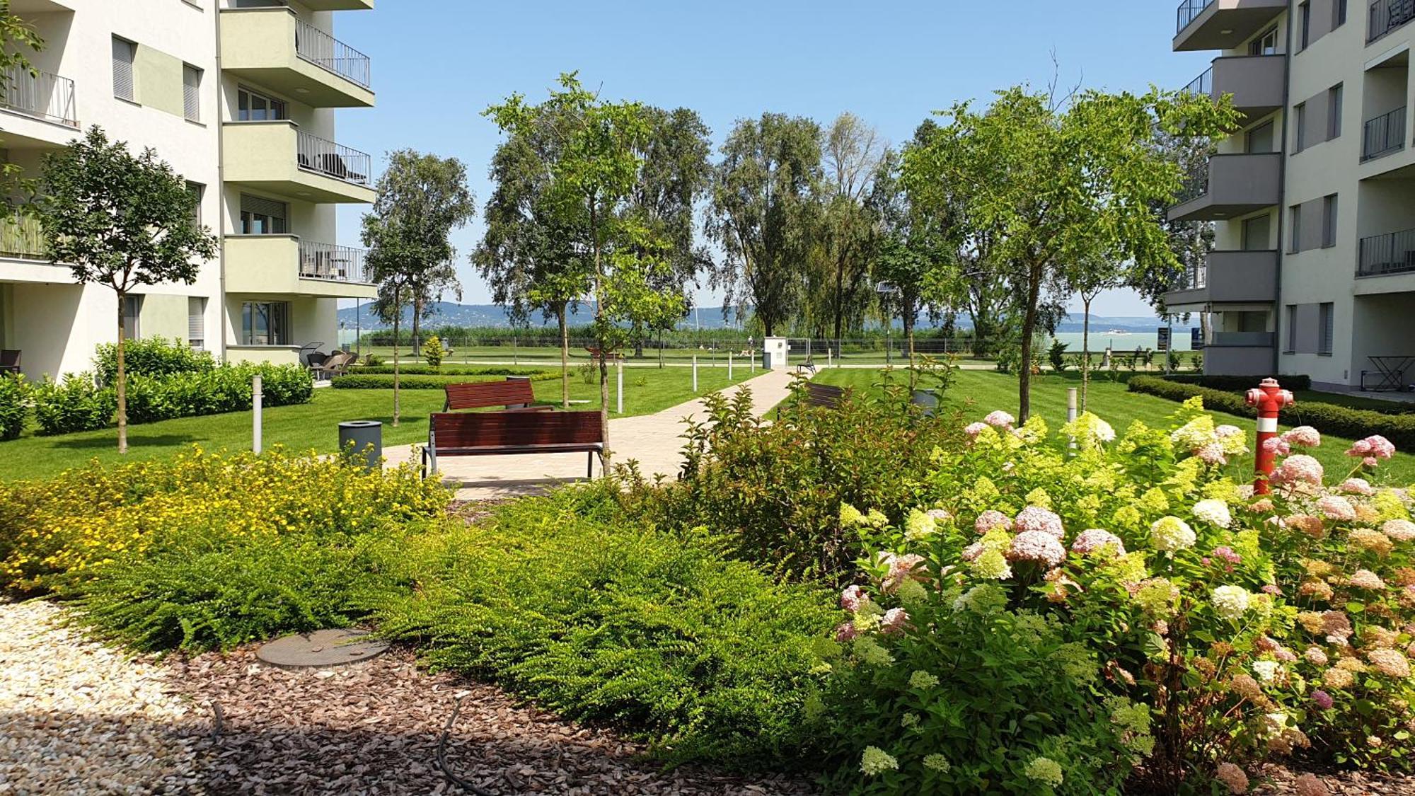 Lelle Resort B20 Balatonlelle Exteriör bild