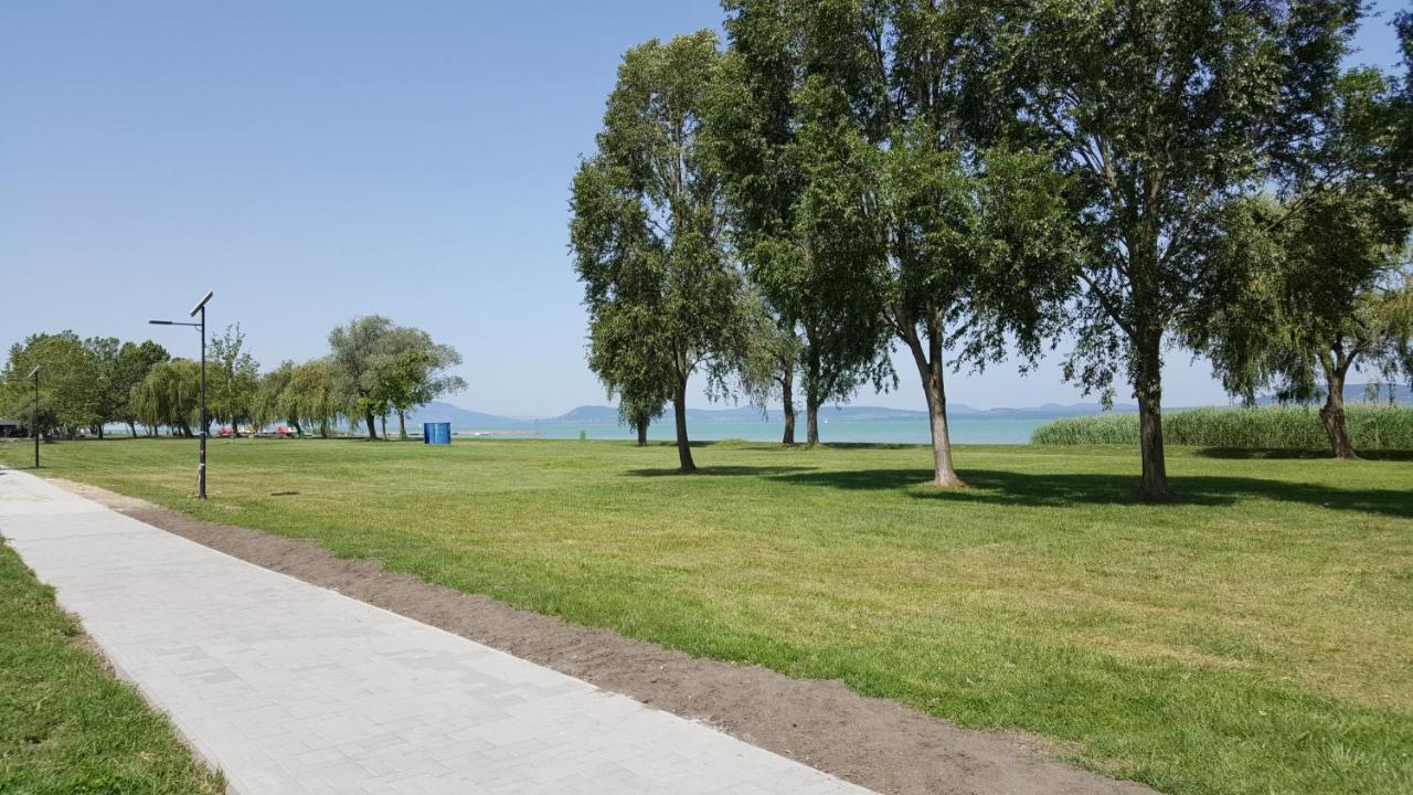 Lelle Resort B20 Balatonlelle Exteriör bild