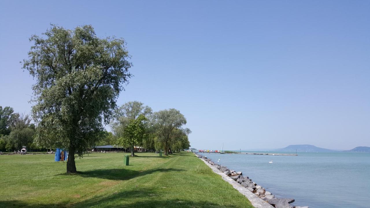 Lelle Resort B20 Balatonlelle Exteriör bild