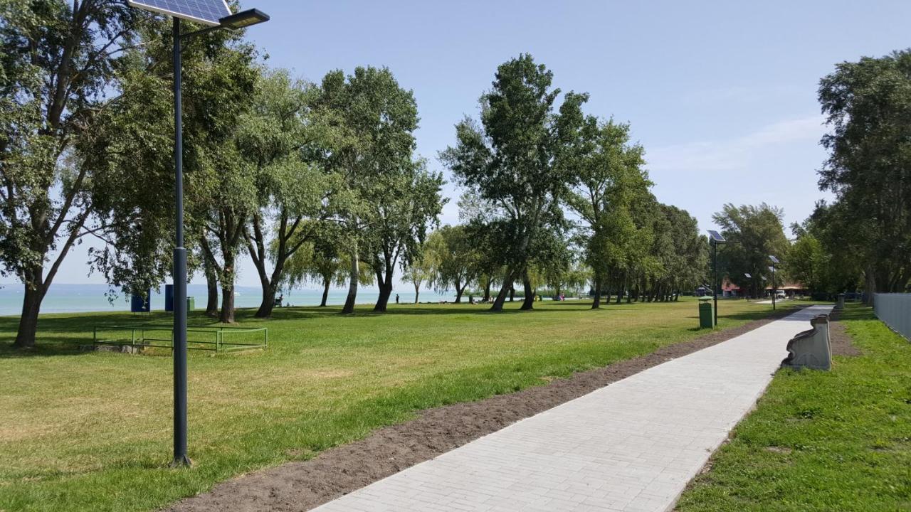 Lelle Resort B20 Balatonlelle Exteriör bild